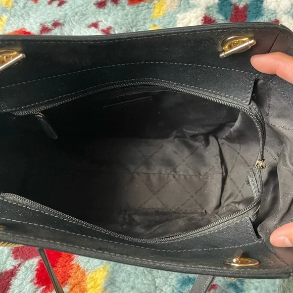 MICHAEL KORS Black with gold chain shoulder tote - Picture 4 of 11